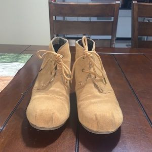 Tan boots only wore once